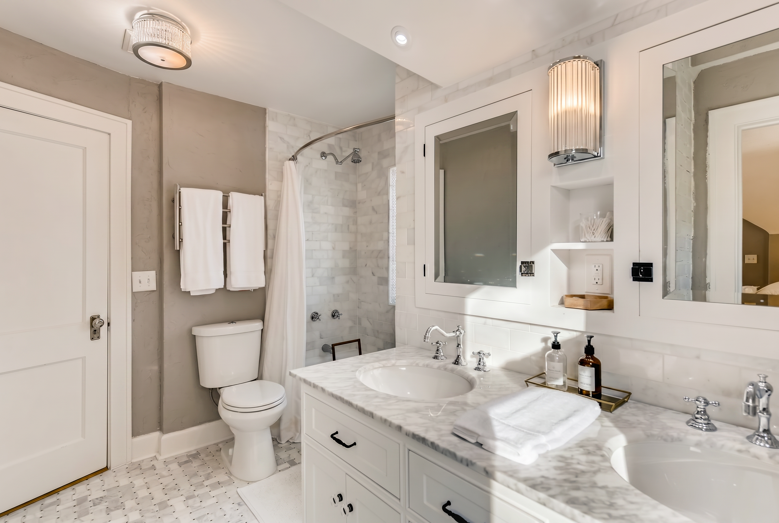 Harriet — Master Bathroom
