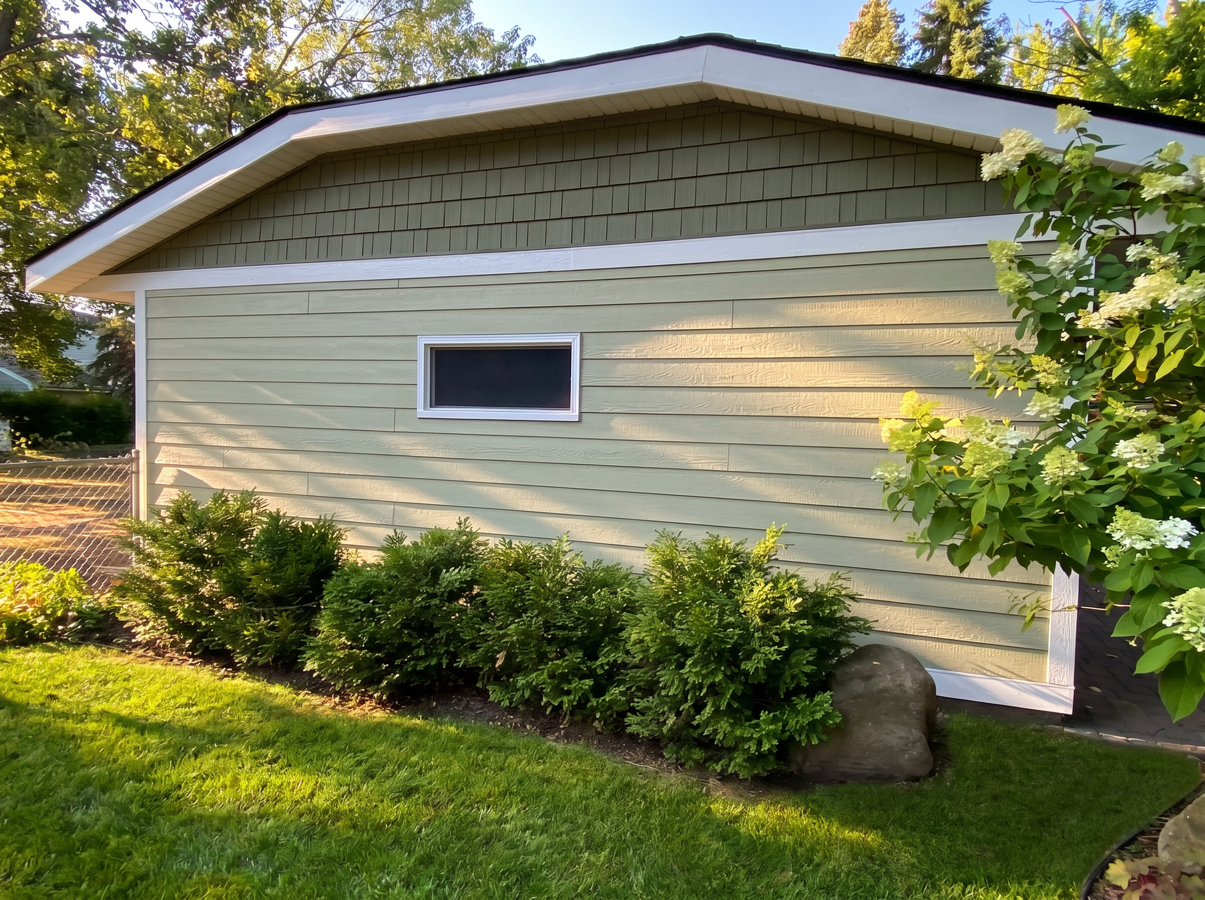 Heatherton — Siding and Landscaping